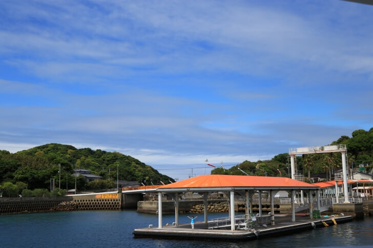 伊王島の桟橋の写真
