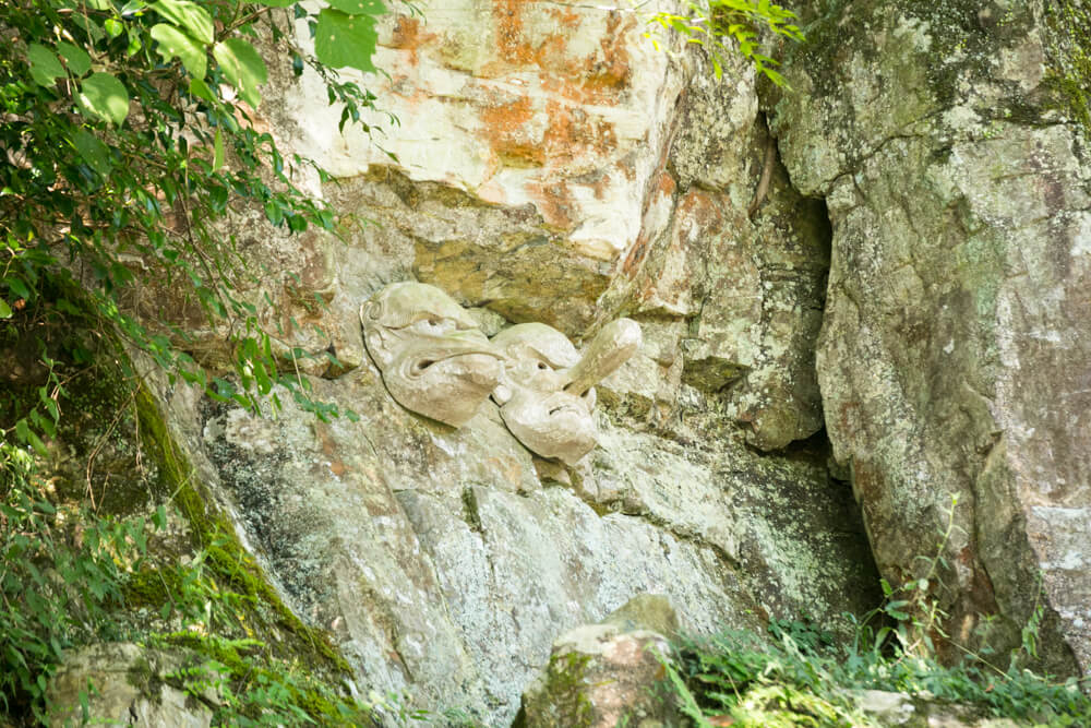 奥社・奥社厳魂神社にある天狗岩の写真