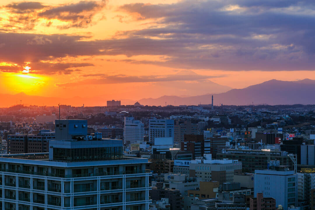 横浜マリンタワーから眺めた富士山の写真