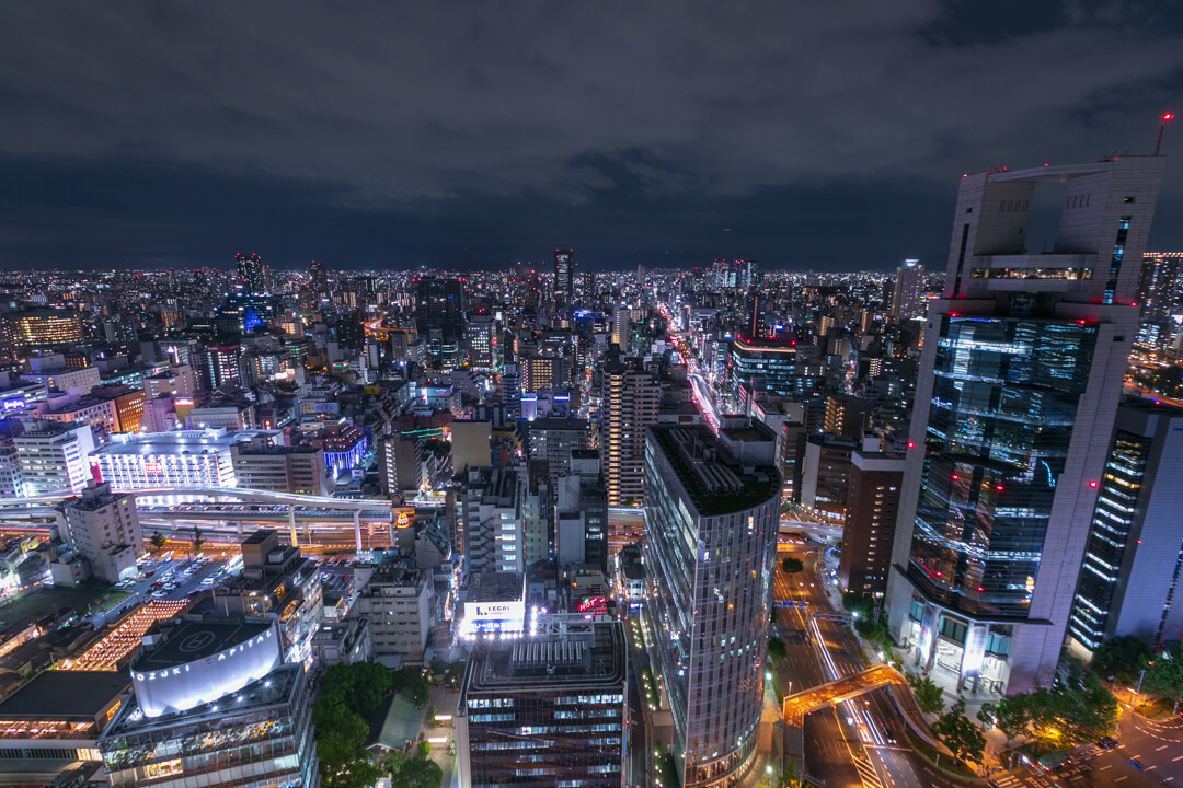 大阪駅前第3ビルの展望台から撮影した撮影したビル夜景