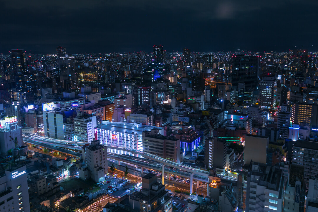大阪駅前第3ビルの展望台から撮影した撮影したビル夜景