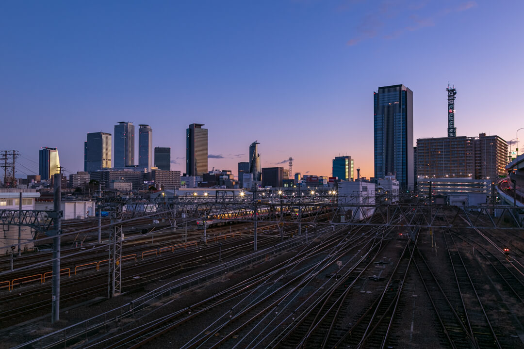 向野橋から撮影した夜明けの名古屋駅の景色