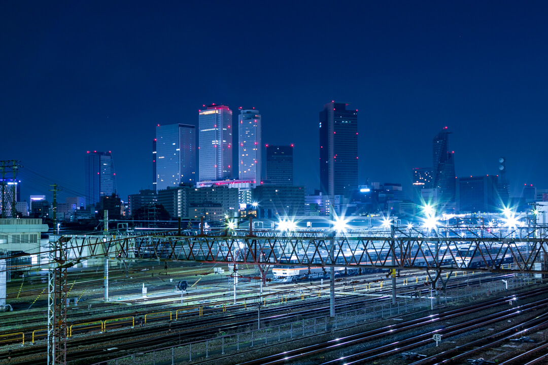 向野橋から撮影した深夜の名古屋駅の写真