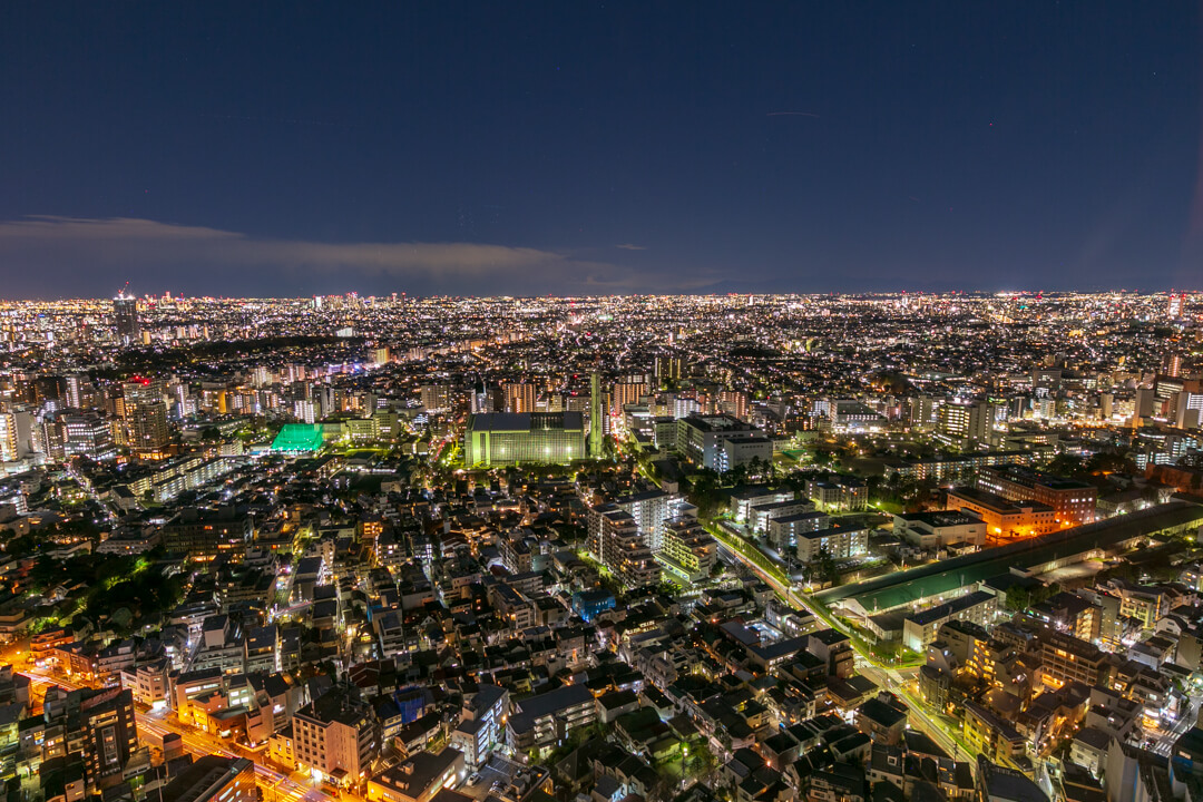 恵比寿ガーデンプレイス展望台・スカイラウンジから撮影した西方向の夜景