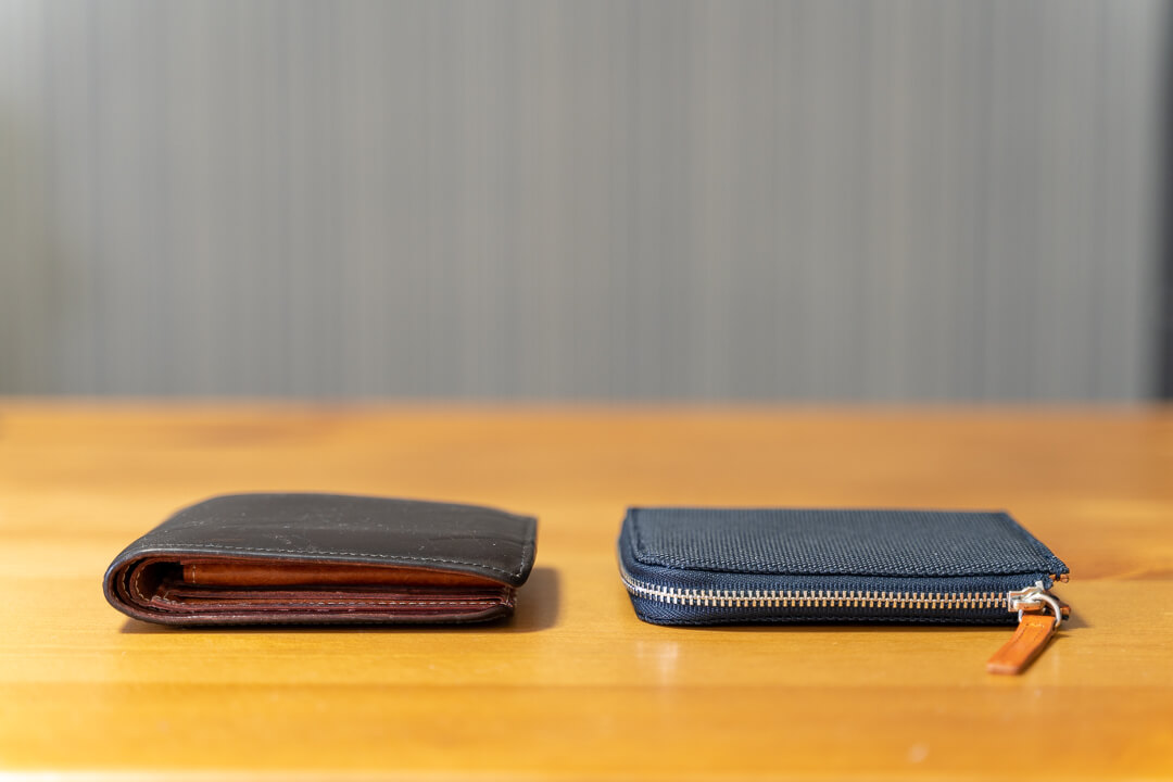 monogoods(モノグッズ) ポケット財布の薄さを比較