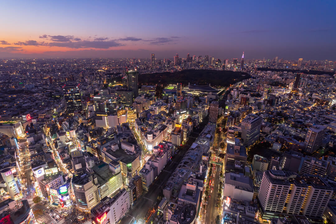渋谷スクランブルスクエア展望台・渋谷スカイから撮影する渋谷方面の夜景