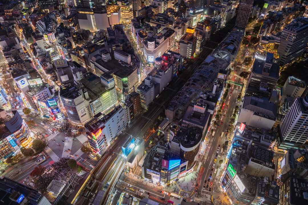 渋谷スクランブルスクエア展望台・渋谷スカイから撮影する渋谷方面の夜景