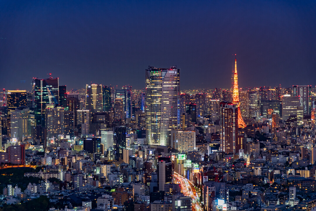 渋谷スクランブルスクエア展望台・渋谷スカイから撮影する東京タワーの夜景
