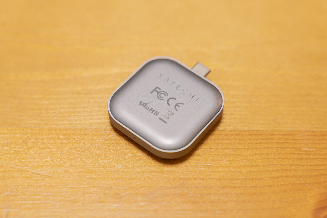 Satechi USB-C Apple Watch 充電ドック裏側