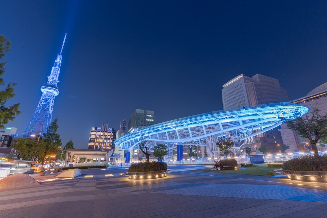 ブルーライトアップのオアシス21と名古屋テレビ塔