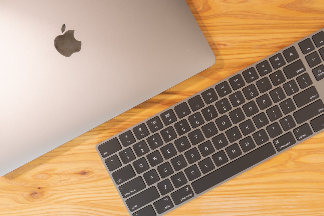 MacBookとキーボード