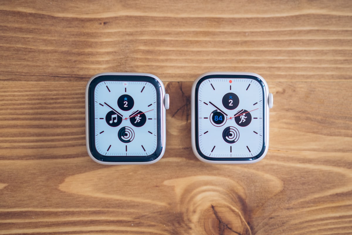 Apple Watch 7と白の文字盤