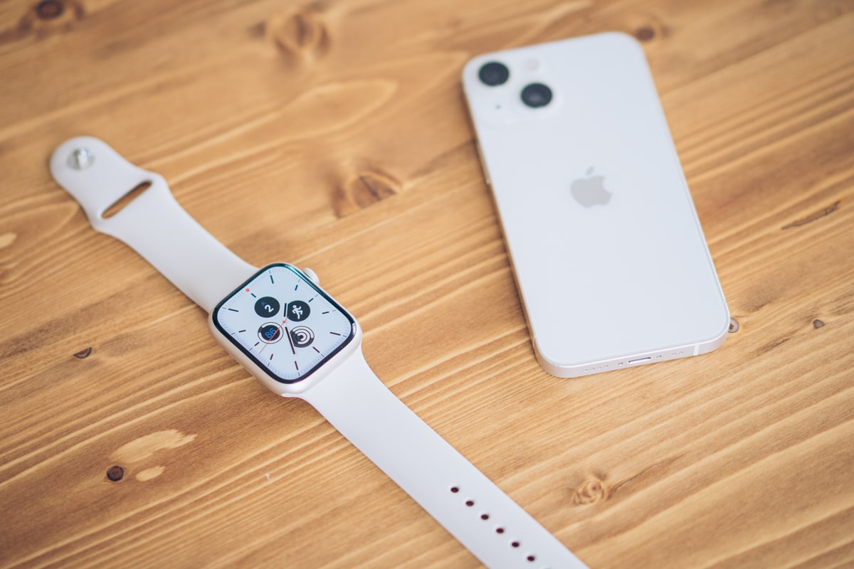 Apple Watch7とiphone13 mni